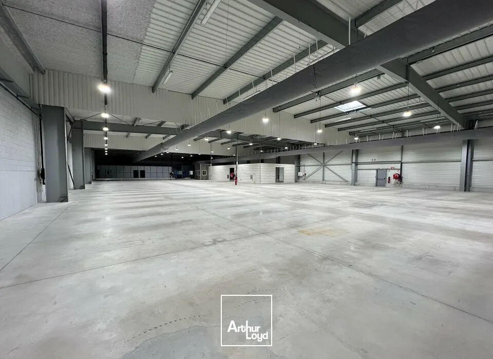Bâtiment industriel ou logistique urbaine à SOYAUX