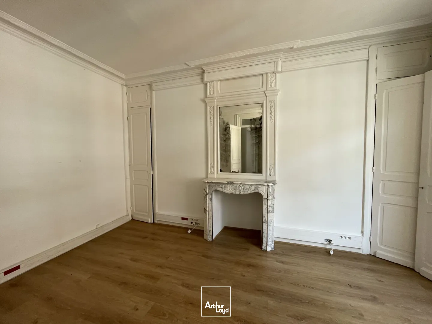 Location de bureaux à Lille Grand-Place - Immeuble haussmannien avec vue d'exception