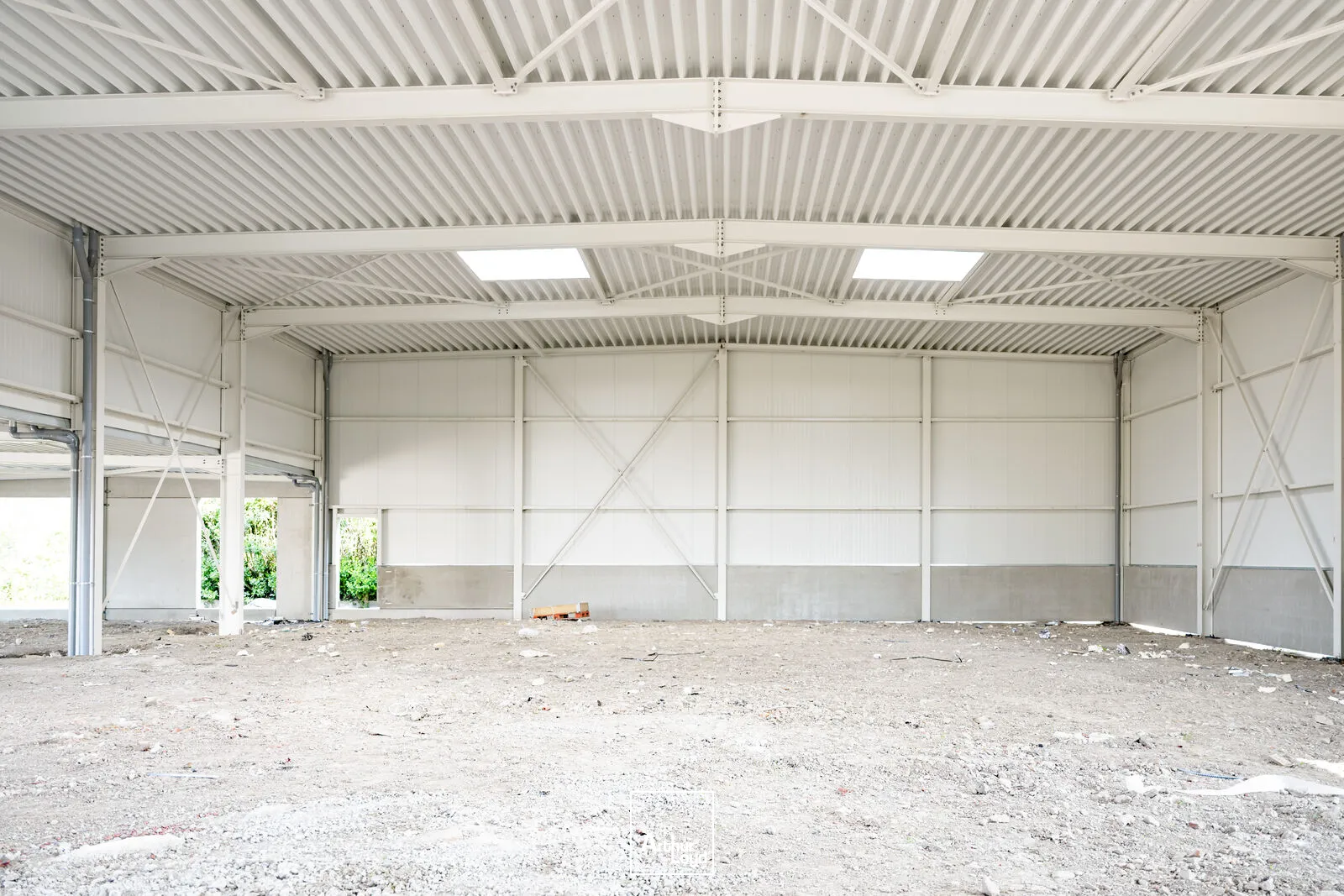 À LOUER / À VENDRE - CELLULES NEUVES SECTEUR D'HAZEBROUCK