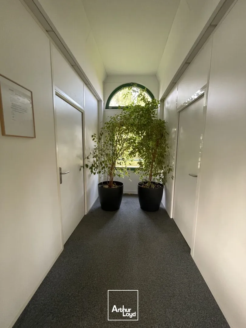 Bureaux à louer à Mouvaux - Espaces lumineux, fonctionnels et prêts à l'emploi