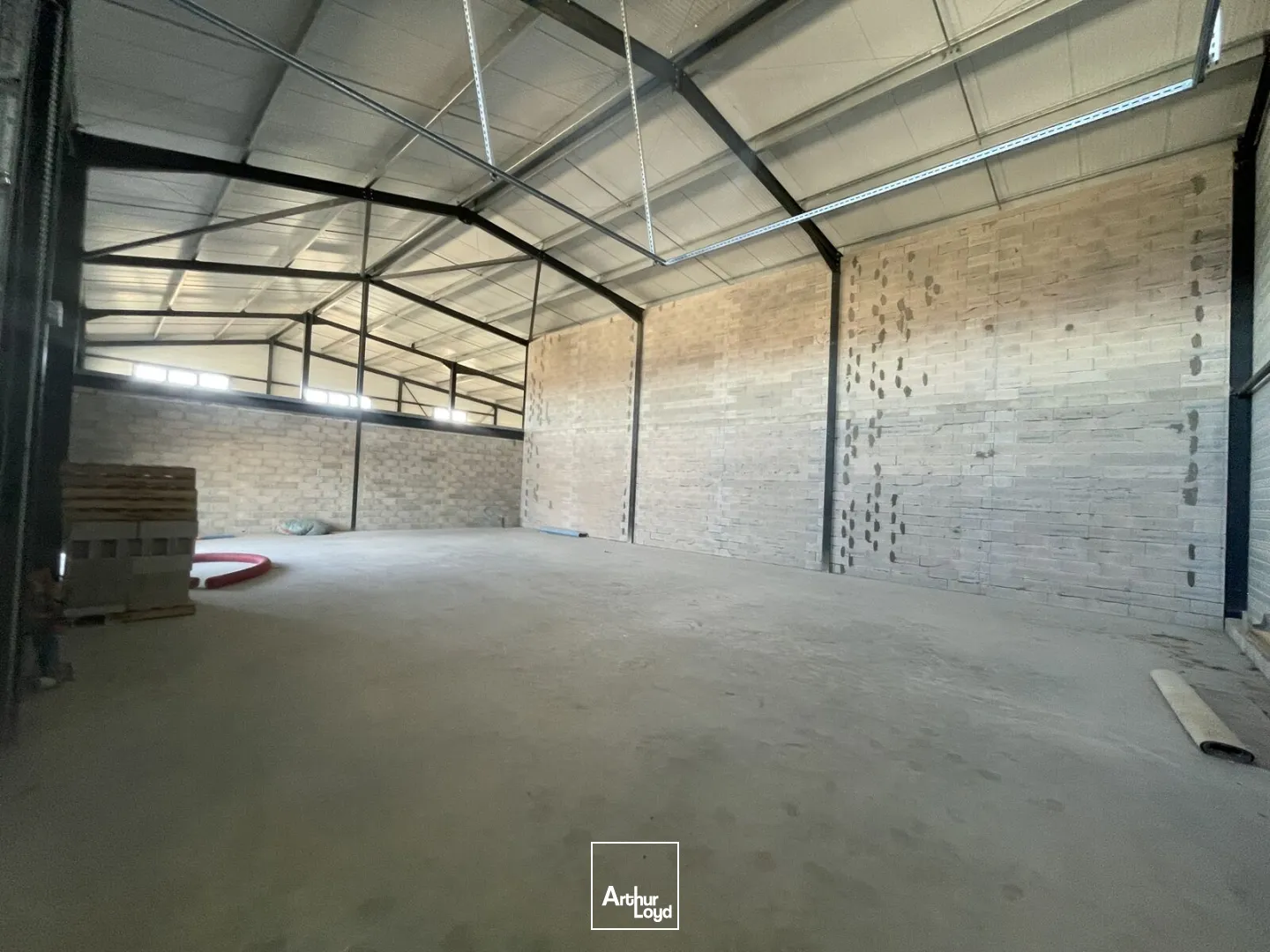 Locaux d'activité neufs à louer - Divisibles dès 70 m² - Accès A9 Béziers - Emplacement stratégique