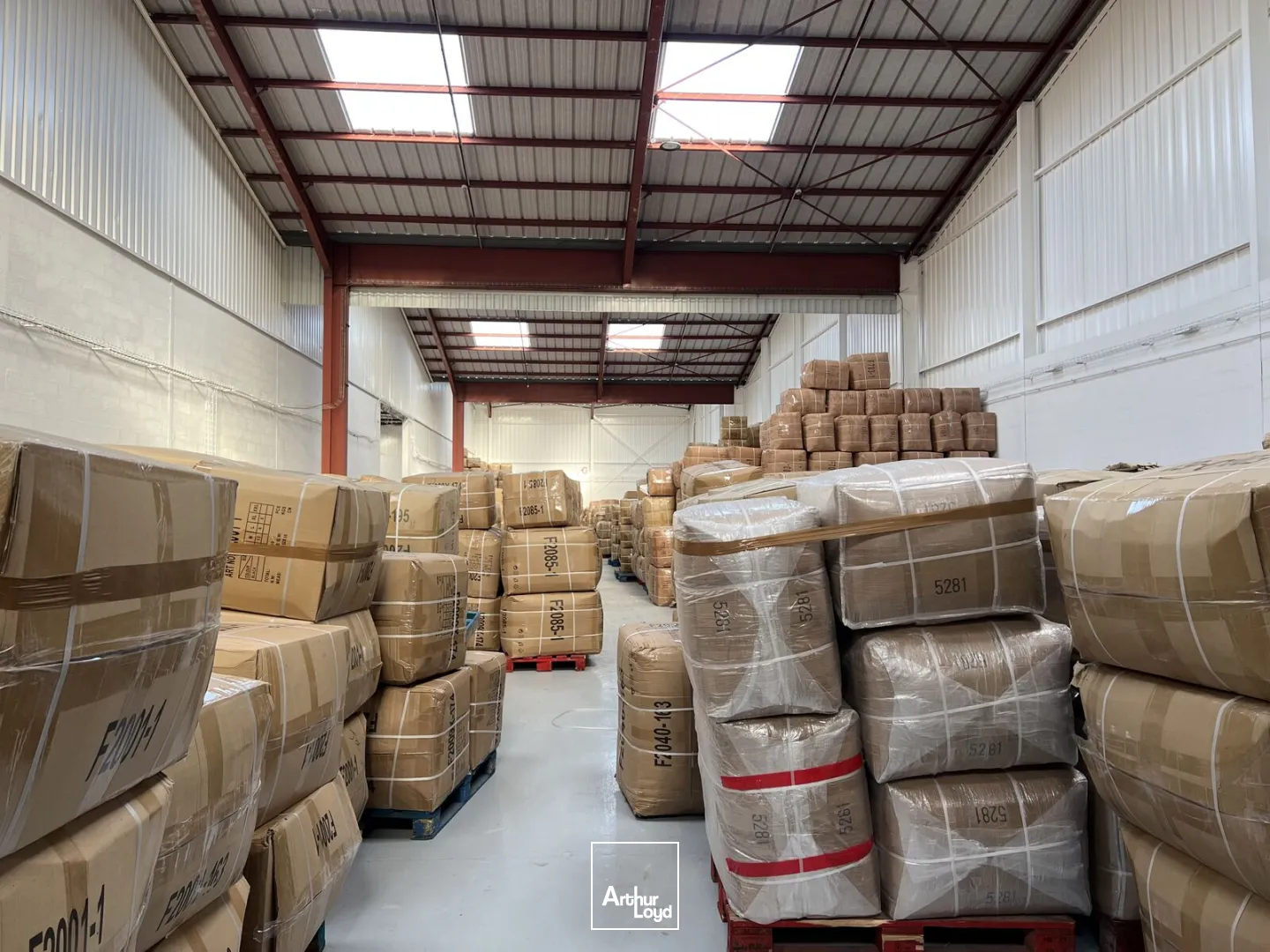 Entrepôt indépendant 5 505 m² à louer - Le Mesnil Amelot, accès rapide A1, A104, RER B, proche Paris CDG