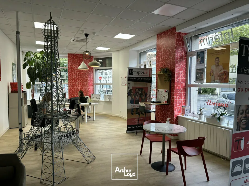 LOCAL COMMERCIAL à VENDRE de 160 m²