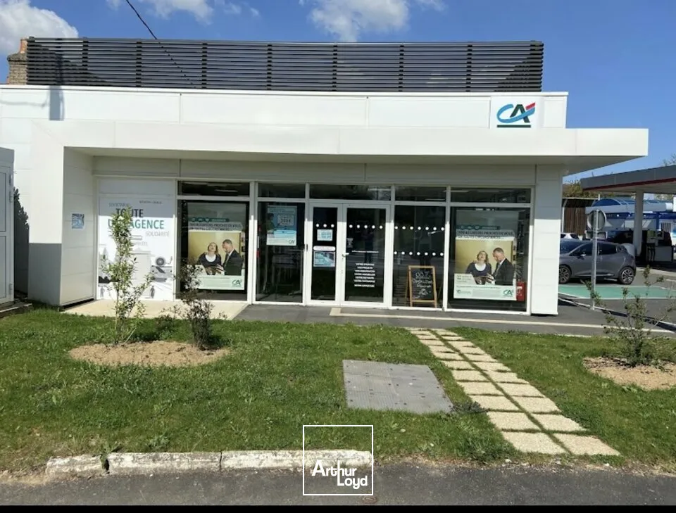 LOCAL COMMERCIAL A LOUER DE 140m² - POITIERS SUD  VISIBILITÉ MAXIMALE ZONE COMMERCIALE