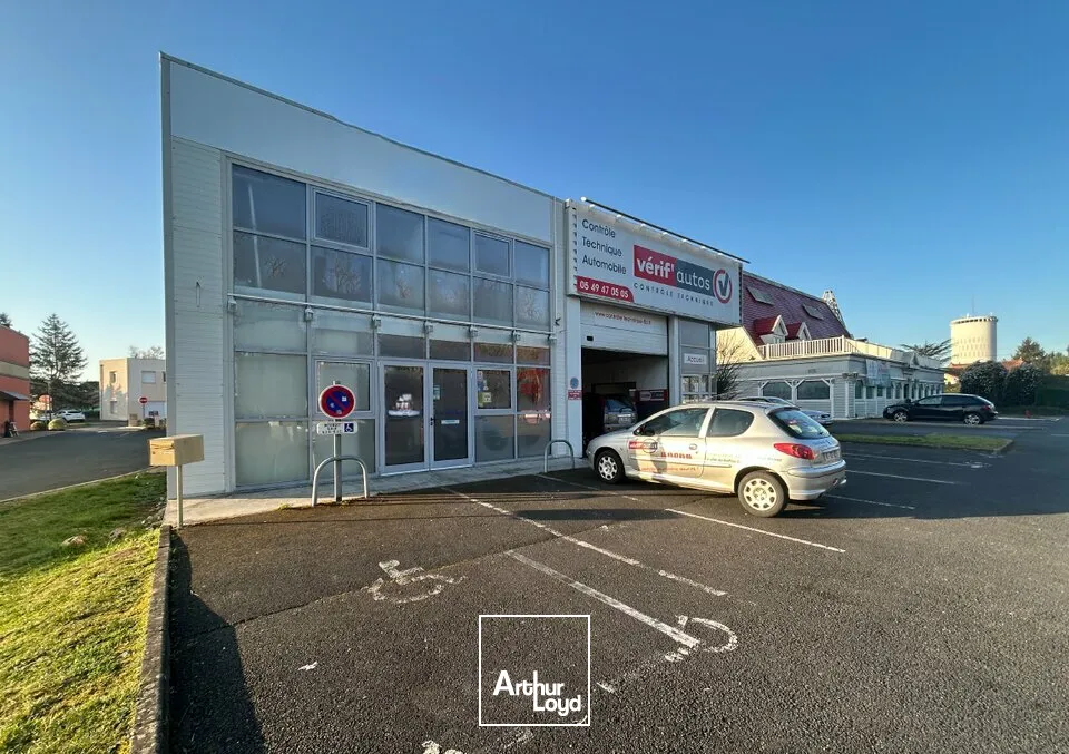 À LOUER  BUREAUX 329 m²  EMPLACEMENT PREMIUM
