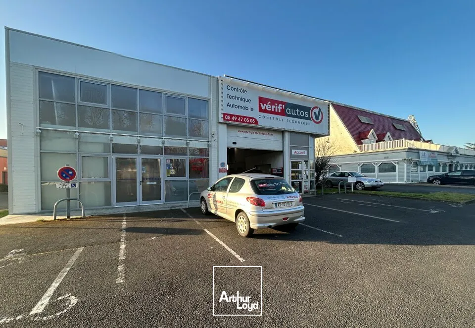 À LOUER  BUREAUX 329 m²  EMPLACEMENT PREMIUM