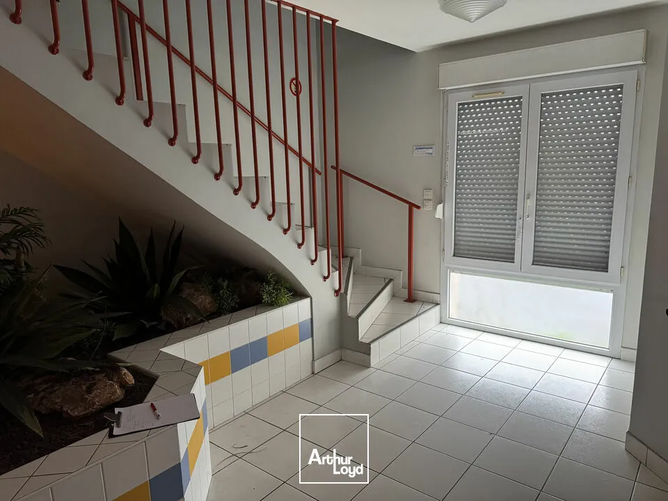 SAINT PIERRE DES CORPS BUREAUX A VENDRE 280 M² ERP PARKINGS