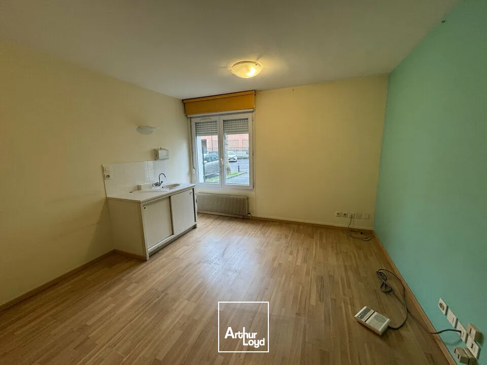 SAINT PIERRE DES CORPS BUREAUX A VENDRE 280 M² ERP PARKINGS