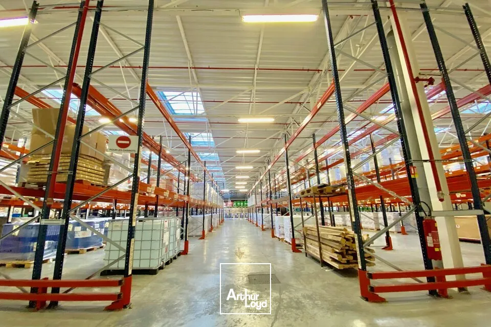 LE HAVRE - ENTREPÔT LOGISTIQUE 4 855 m2