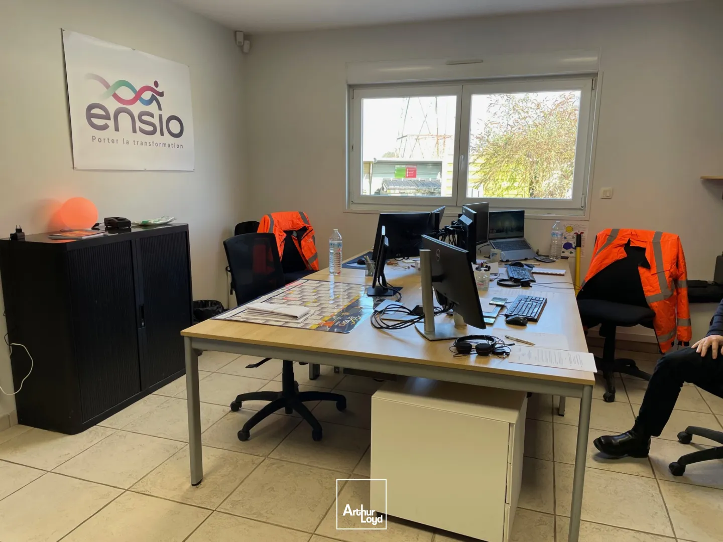 A Louer A vendre Entrepôt Bureaux situés à Cambrai