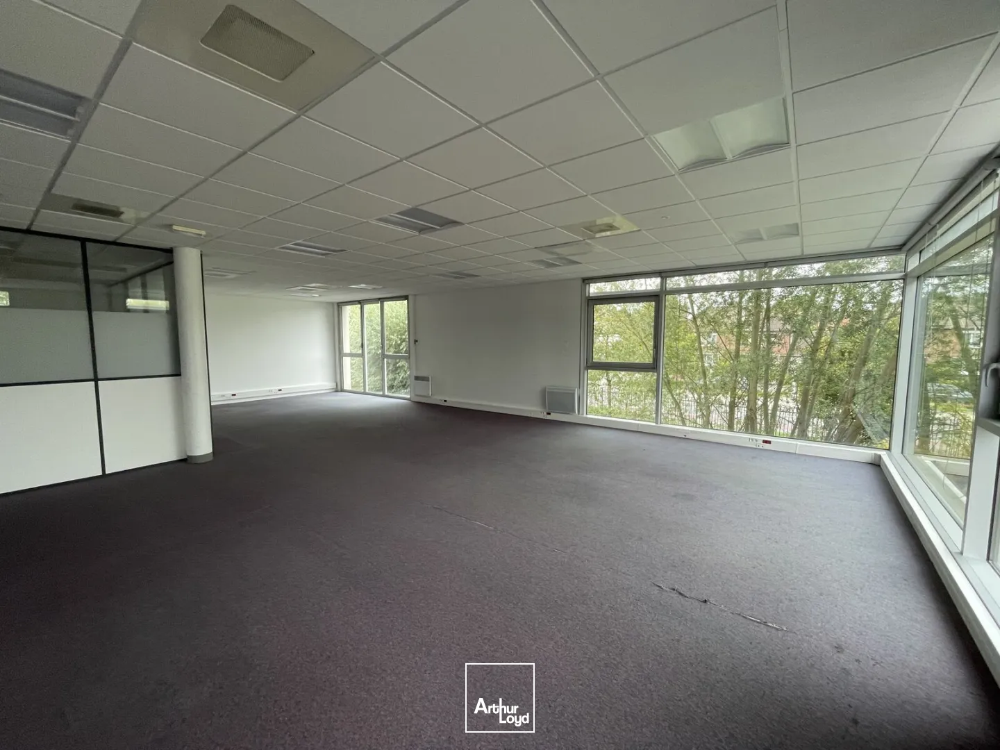 Bureaux lumineux et accessibles avec parkings à Marquette-lez-Lille - Parc du Haut-Touquet - Open space et espaces cloisonnés