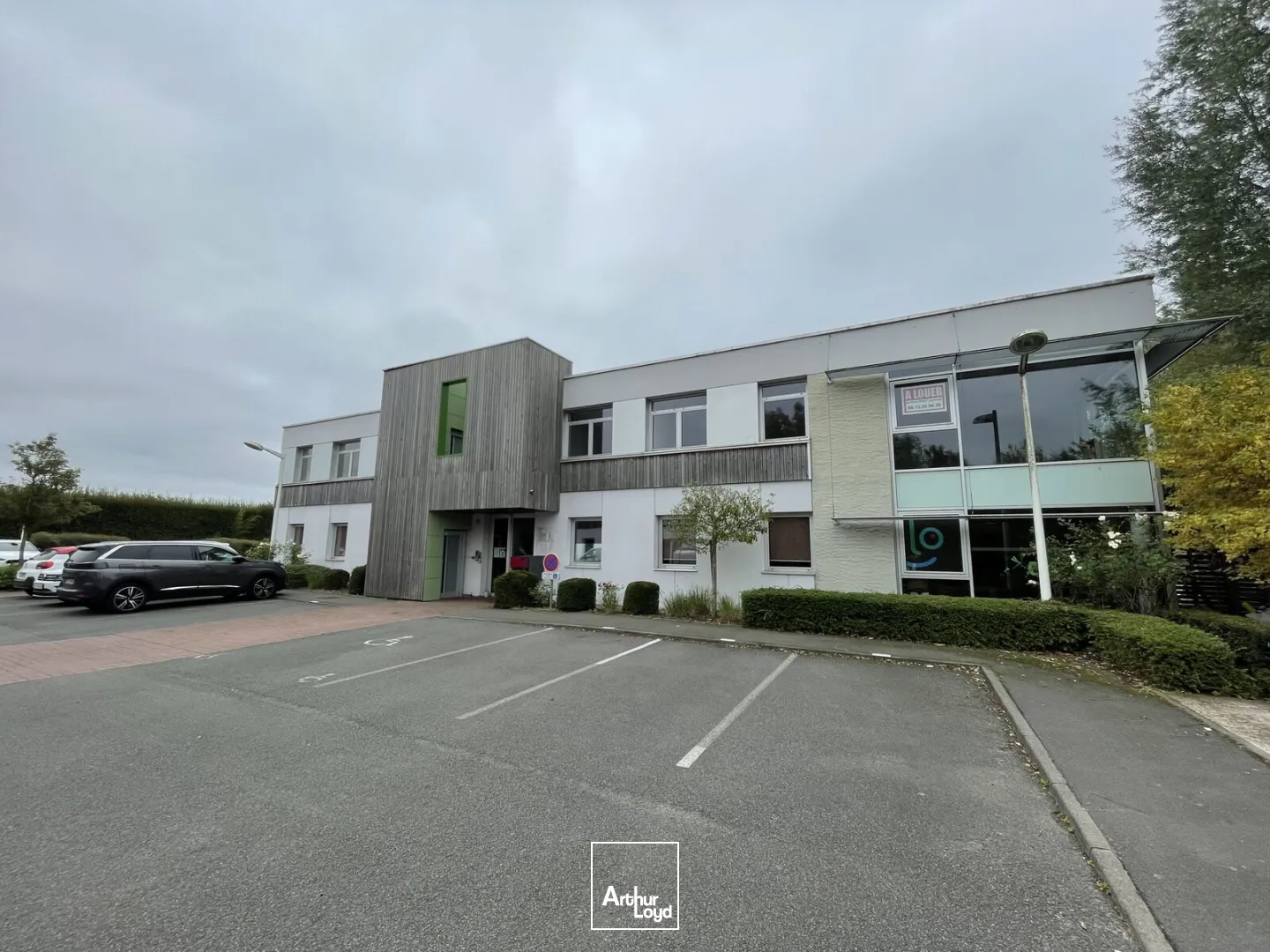 Bureaux lumineux et accessibles avec parkings à Marquette-lez-Lille - Parc du Haut-Touquet - Open space et espaces cloisonnés