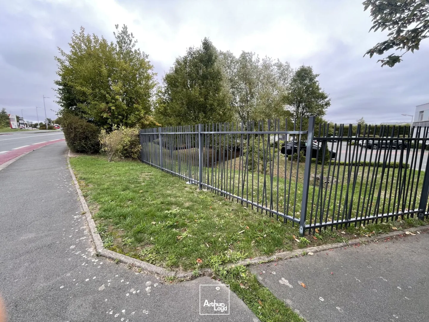 Bureaux lumineux et accessibles avec parkings à Marquette-lez-Lille - Parc du Haut-Touquet - Open space et espaces cloisonnés
