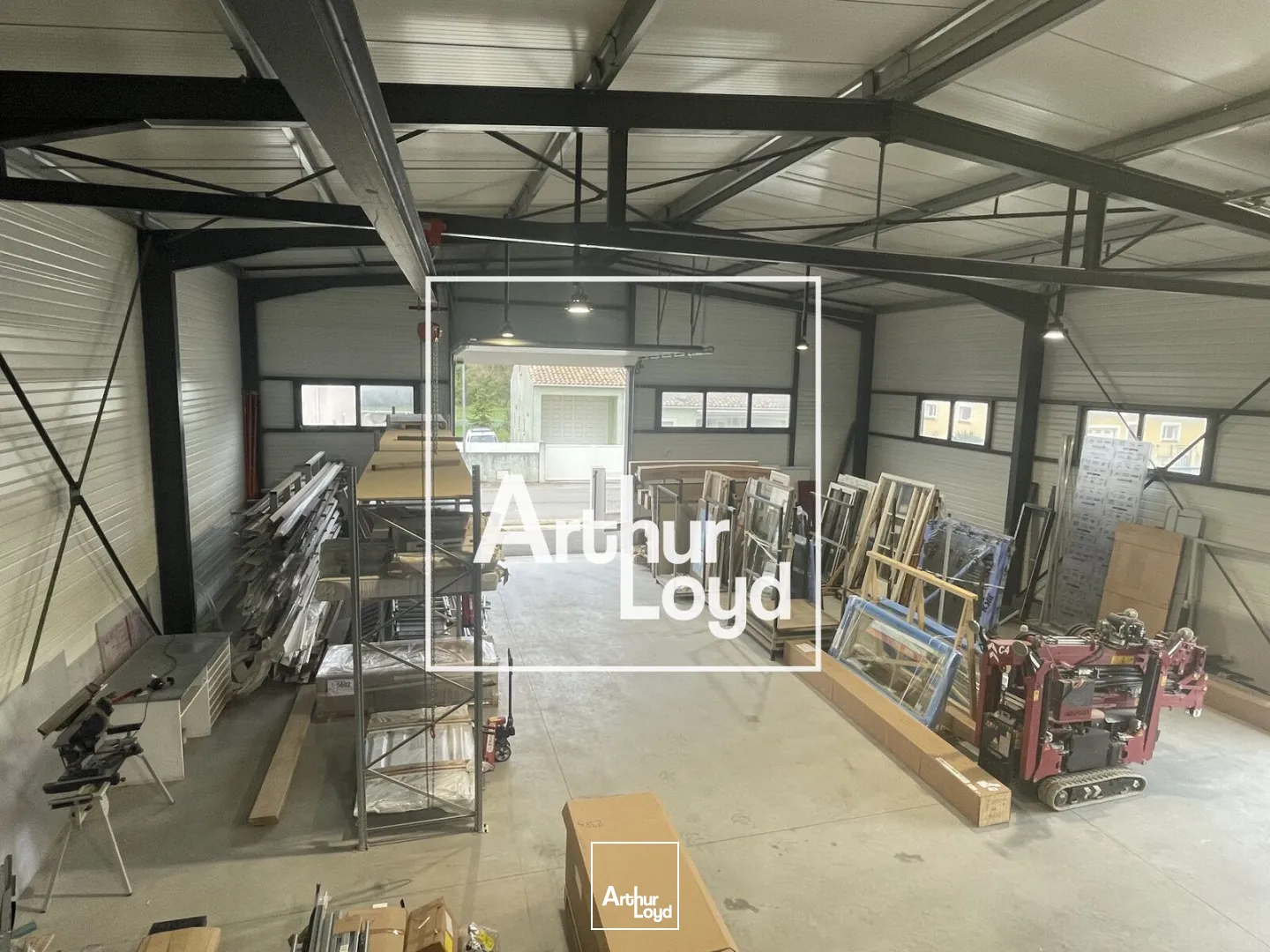 LOCAL D'ACTIVITE A LOUER DE 321 m2