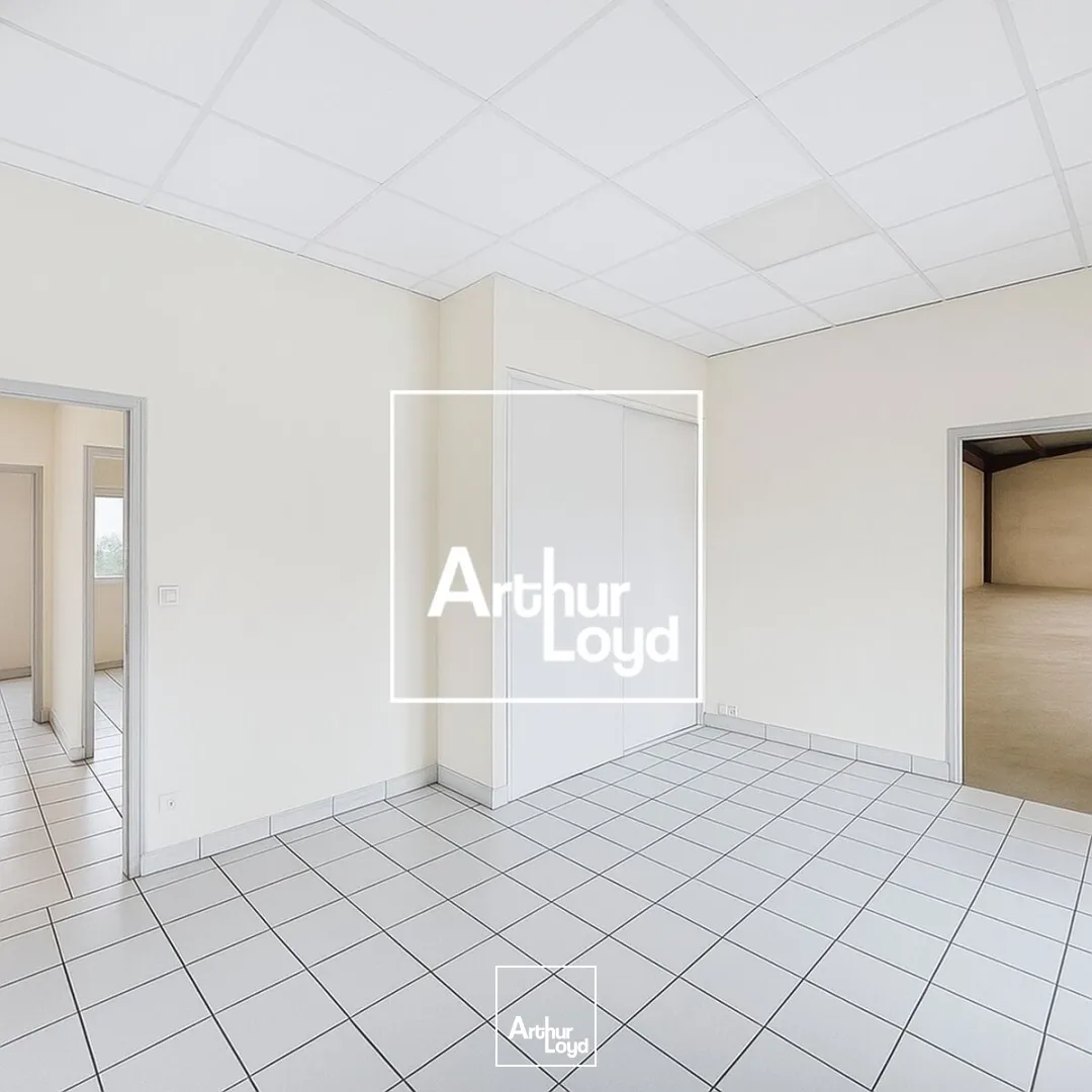 Local commercial dans bâtiment d'activité avec terrain à louer à Villeneneuve-les-Béziers