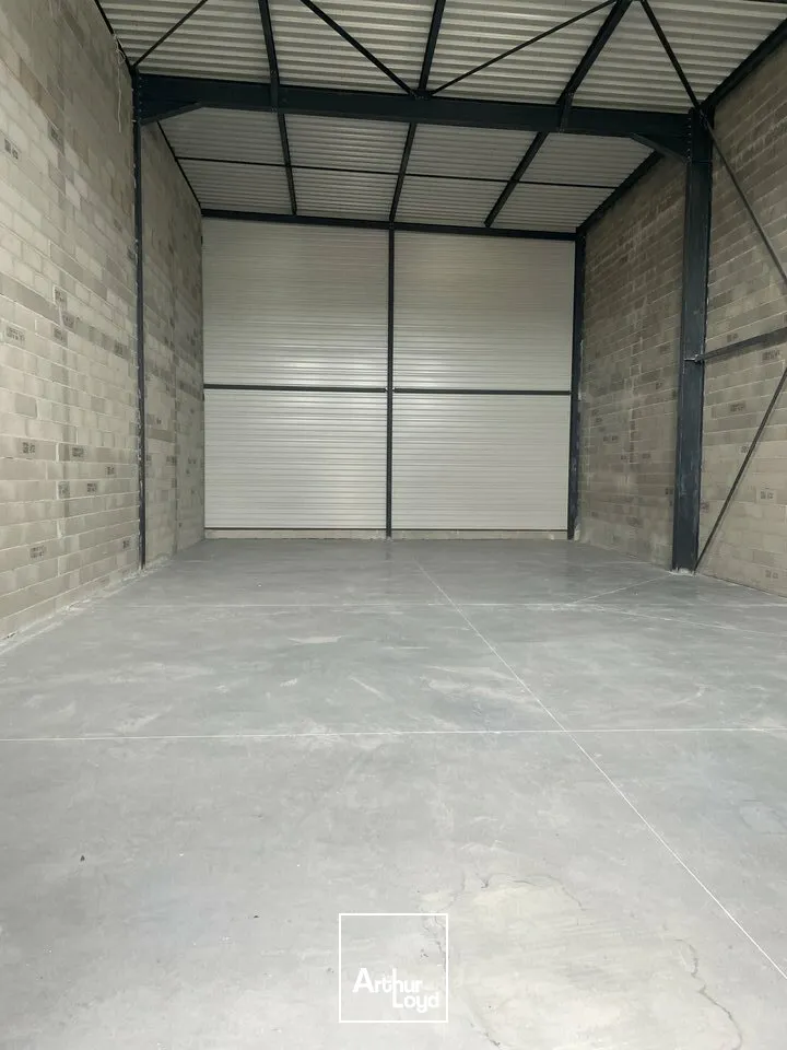 À Louer à proximité de la ZAC Au SHOPPING et BULD'AIR- Vedène - Local d'activité neuf