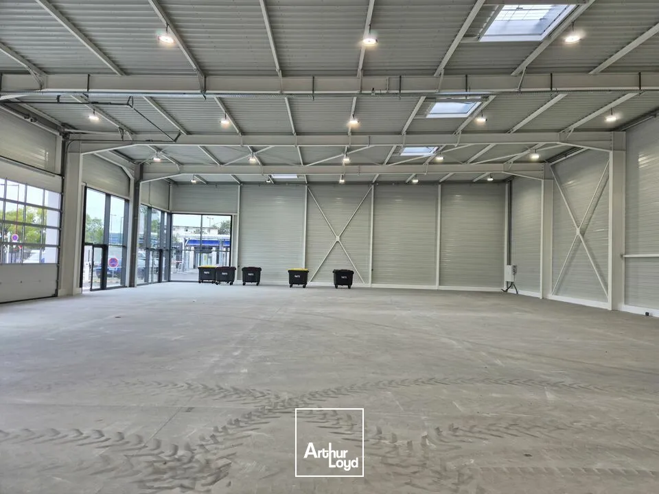 LOCAL D'ACTIVITE - ENTREPOT à LOUER de 522 m²