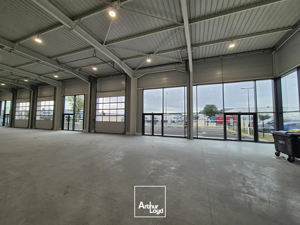 LOCAL D'ACTIVITE - ENTREPOT à LOUER de 522 m²