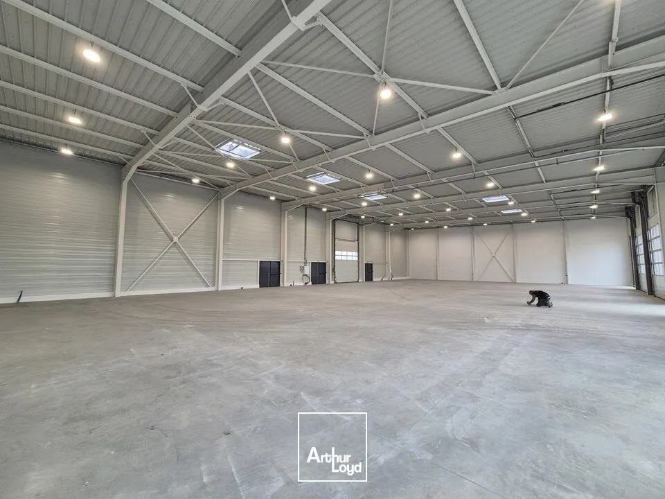 LOCAL D'ACTIVITE - ENTREPOT à LOUER de 522 m²