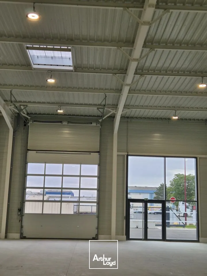 LOCAL COMMERCIAL à LOUER de 391 m²