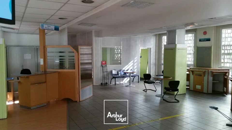 BUREAUX à LOUER de 896 m²