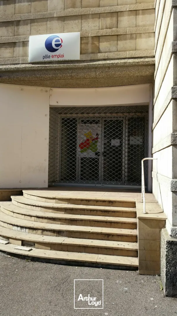 BUREAUX à LOUER de 896 m²