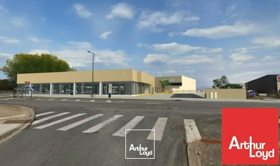 À LOUER LOCAL COMMERCIAL NEUF - EMPLACEMENT N°1 EN FACE D'UN ROND POINT À POITIERS - FORTE VISIBILITÉ ET ACCÈS STRATÉGIQUE