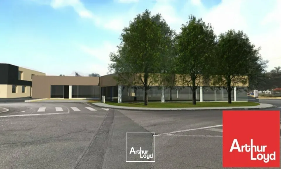 A LOUER - BUREAUX 250 M²  EMPLACEMENT N°1 FACE À UN ROND-POINT  PARKING PRIVATIF