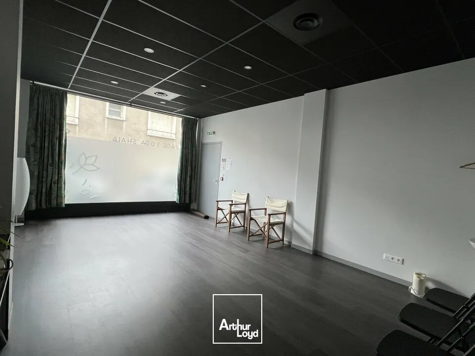 TOURS CENTRE MICHELET COMMERCE A LOUER 200 M² TRES BON ETAT ET VISIBILITE