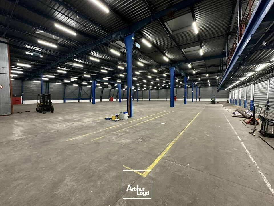  A VENDRE - PROXIMITÉ PLPN HONFLEUR - ENTREPÔT LOGISTIQUE 5 026 m2