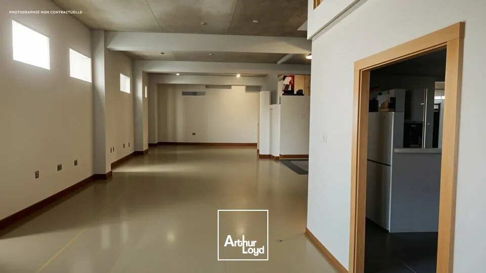 A LOUER - Local d'activité à Ville-la-Grand