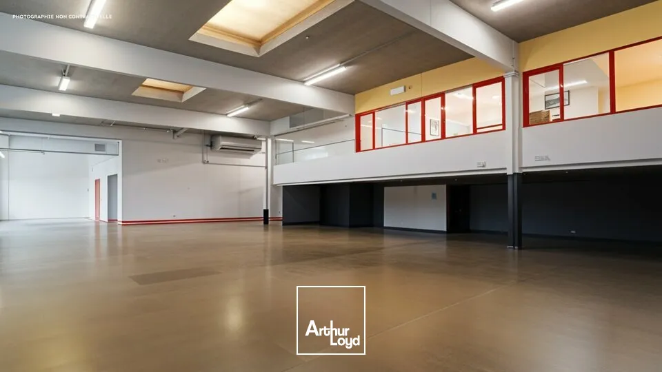 A LOUER - Local d'activité à Ville-la-Grand