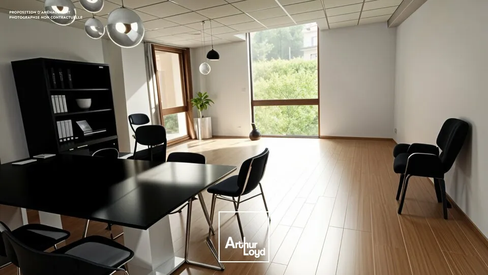 A LOUER OU A VENDRE - Local Commercial de 1045m2 - Seynod