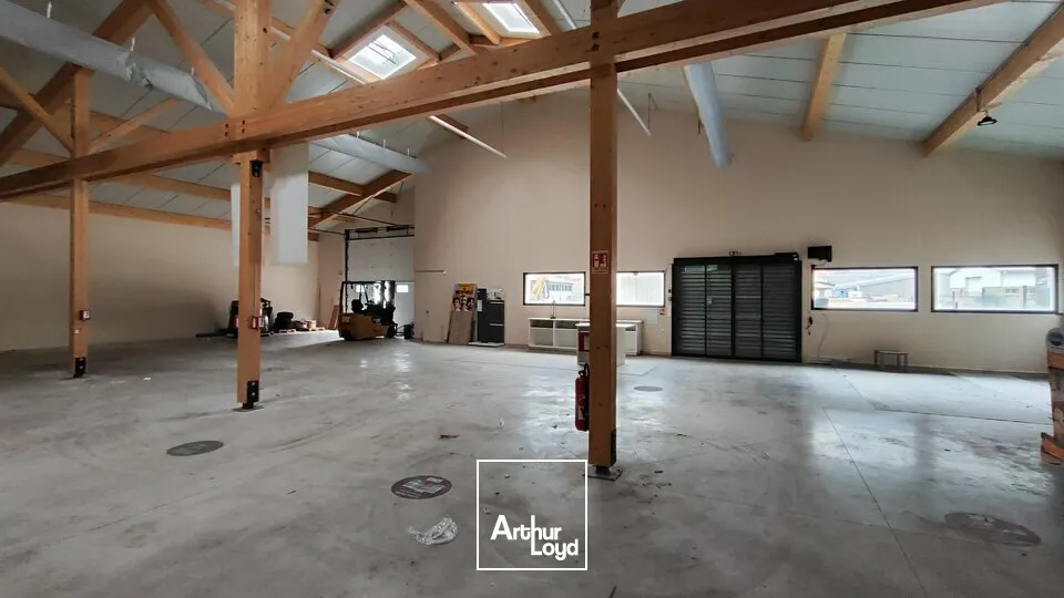 À LOUER  Locaux d'activités de 481,39 m²  Villargondran (73300)