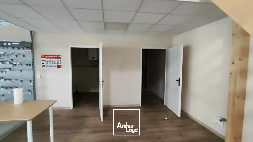 À LOUER  Locaux d'activités de 481,39 m²  Villargondran (73300)