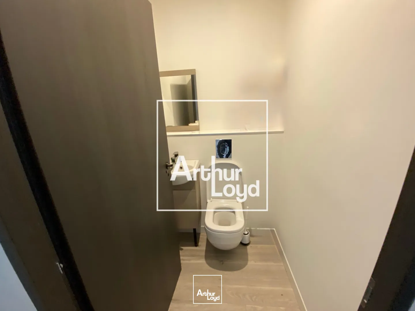 Local d'activité 314 m² à vendre Vendargues - entrepôt 8m HSP + bureaux - proche A9