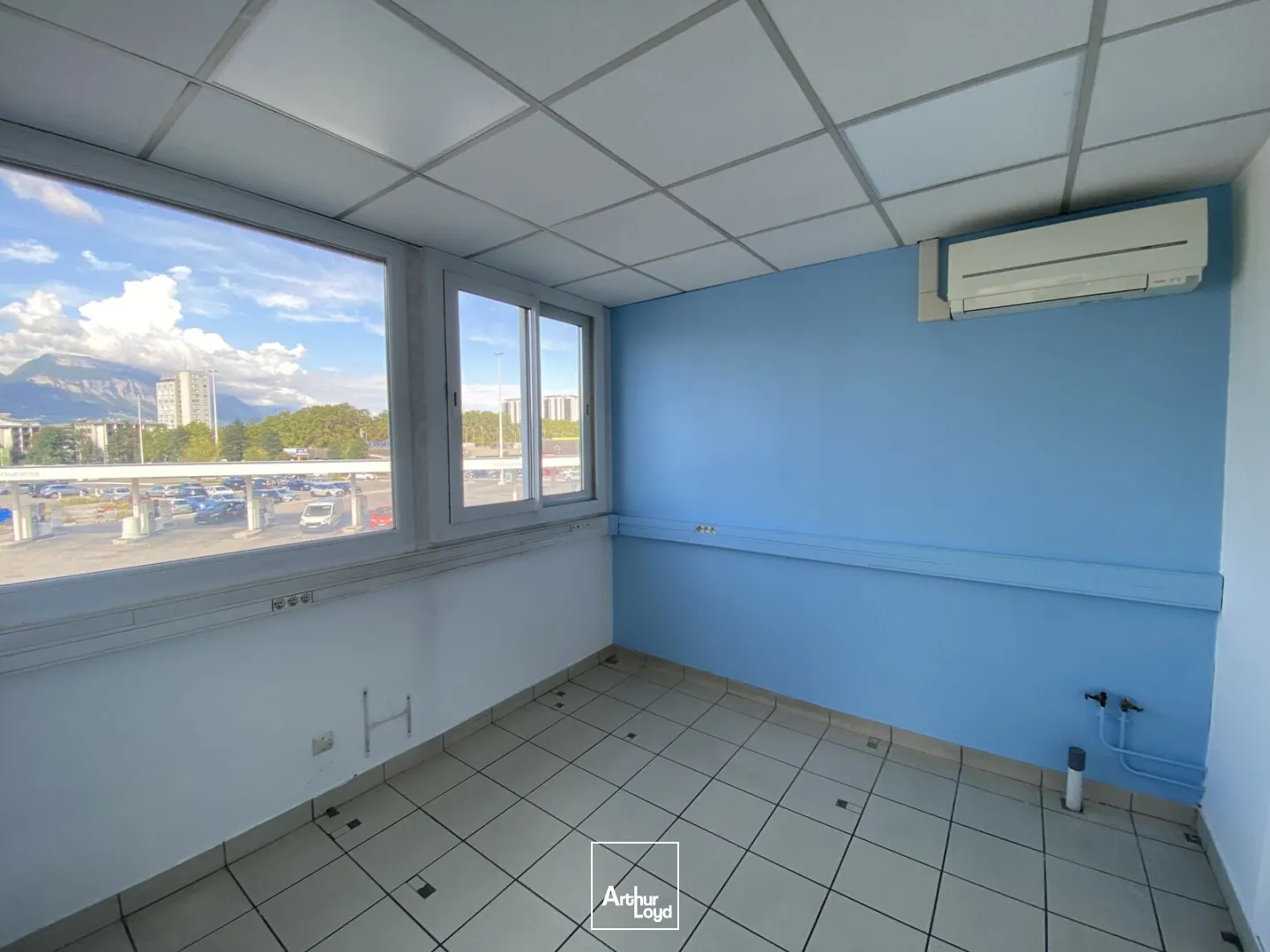 COMMERCE 230 M² A VENDRE - ECHIROLLES 