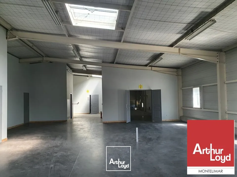 MONTELIMAR - DANS LA ZONE DU MEYROL - A VENDRE LOCAL D'ACTIVITE D'ENVIRON 470 M2 AVEC TERRAIN.