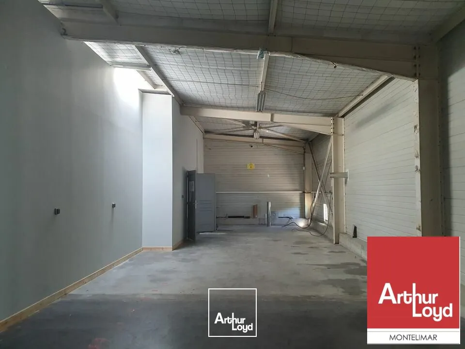MONTELIMAR - DANS LA ZONE DU MEYROL - A VENDRE LOCAL D'ACTIVITE D'ENVIRON 470 M2 AVEC TERRAIN.