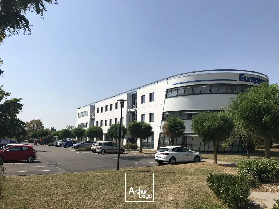 BUREAUX à LOUER de 399.65 m²