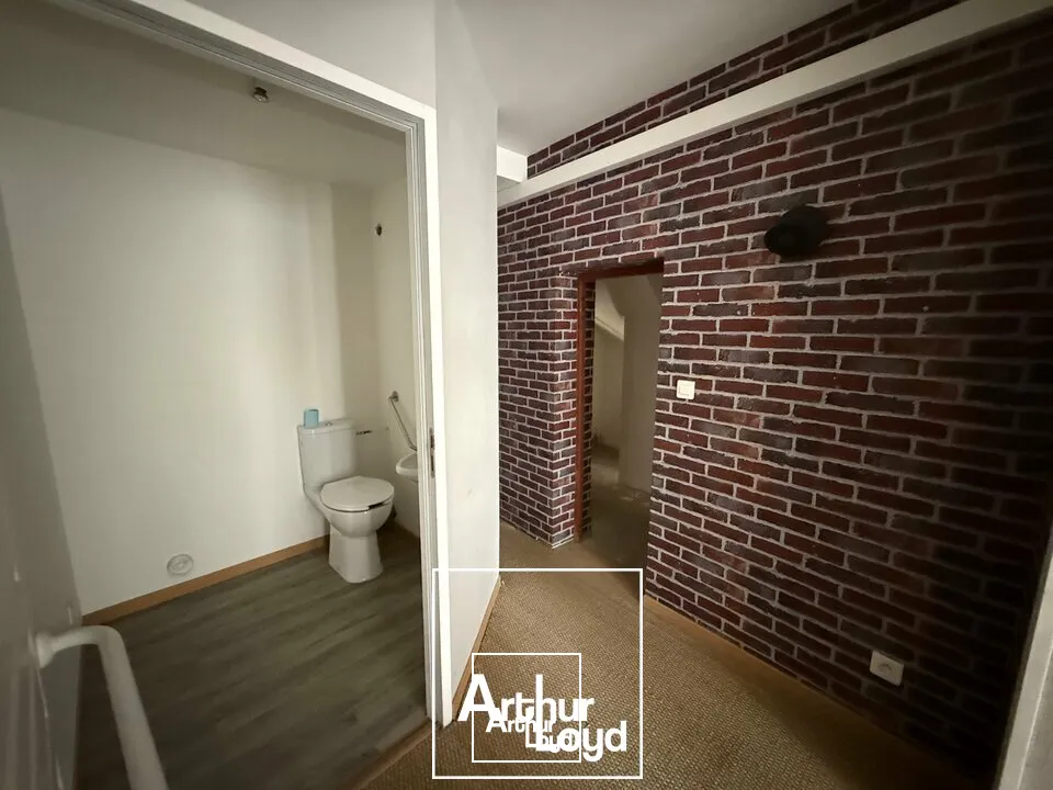 Bureau / Local professionnel 54 m²  Centre-ville de Brive-la-Gaillarde