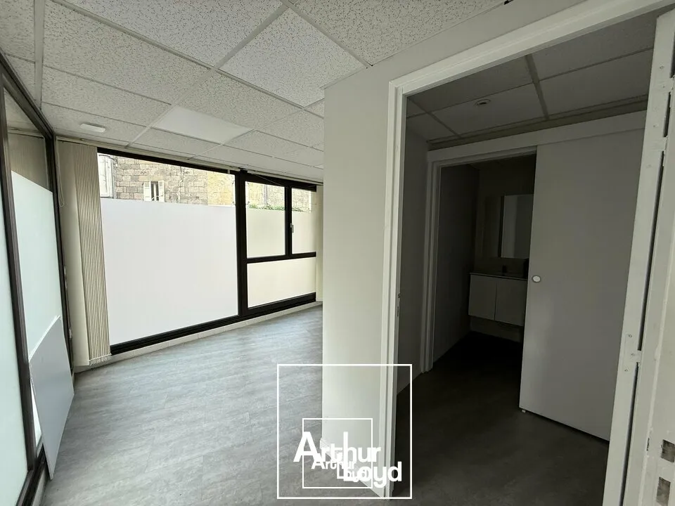 Local commercial ou professionnel 42 m²  Quartier Sothys / Tribunal  Brive-la-Gaillarde