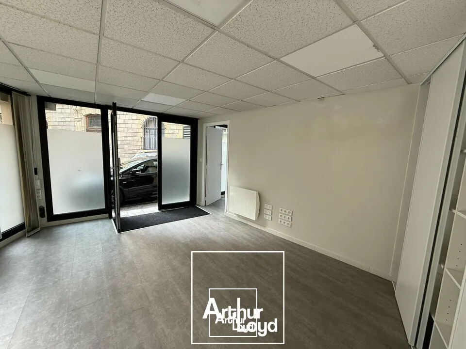 Local commercial ou professionnel 42 m²  Quartier Sothys / Tribunal  Brive-la-Gaillarde