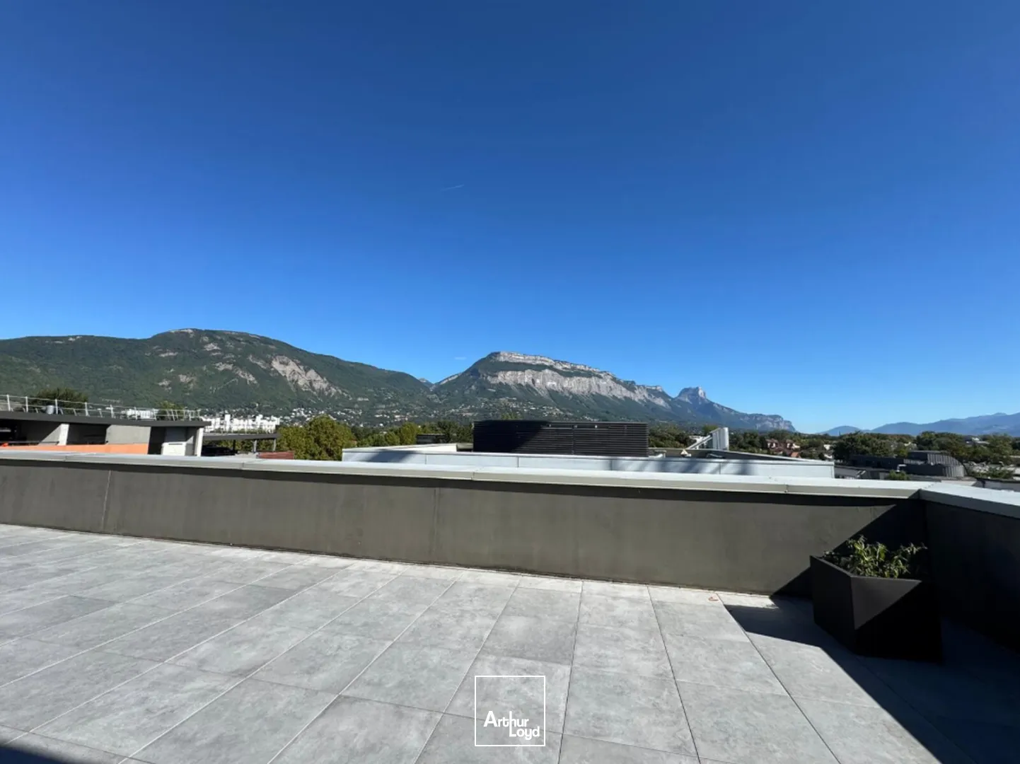 BUREAUX A LOUER 4ème ETAGE - 253 m² - SMH