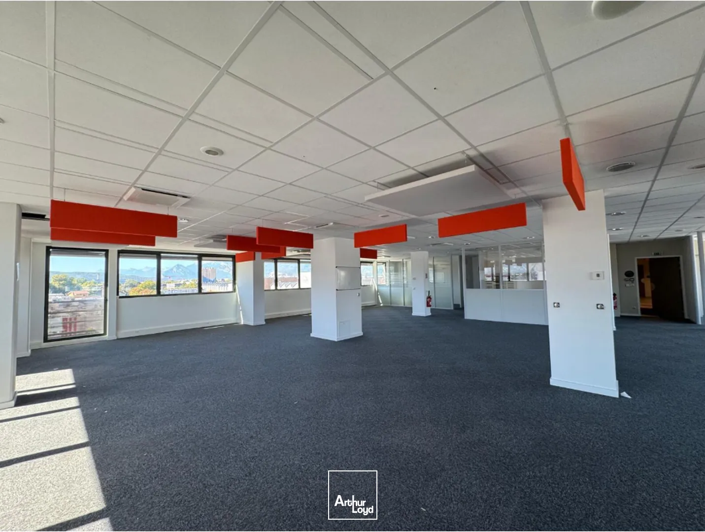 BUREAUX A LOUER 4ème ETAGE - 253 m² - SMH