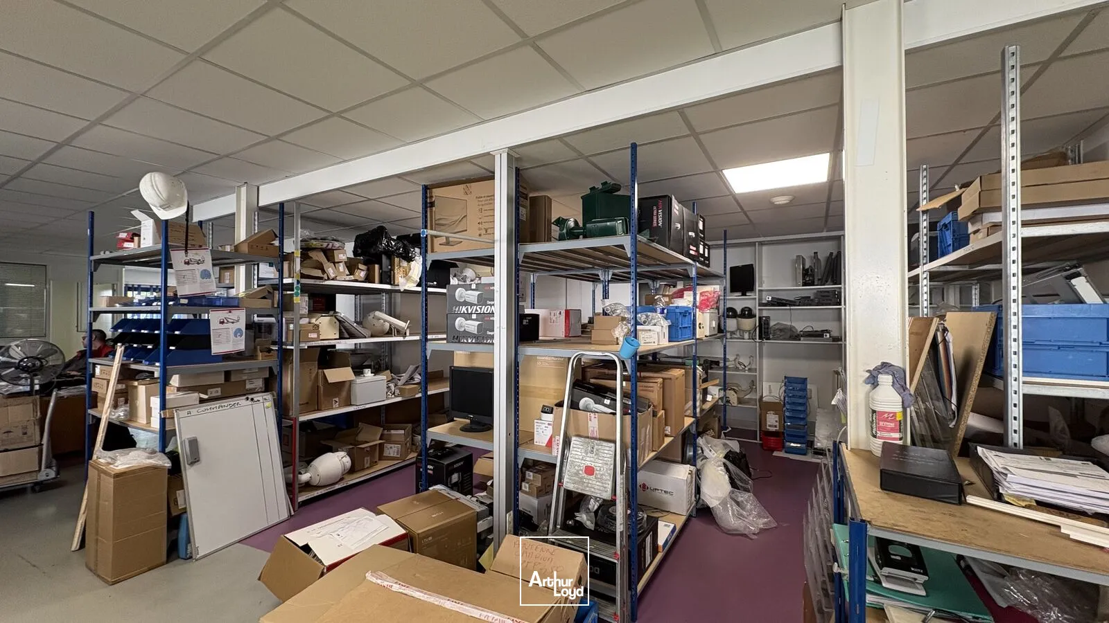 LOCATION / Bâtiment indépendant mixte (bureaux et stockage) - Saint Jean de Braye