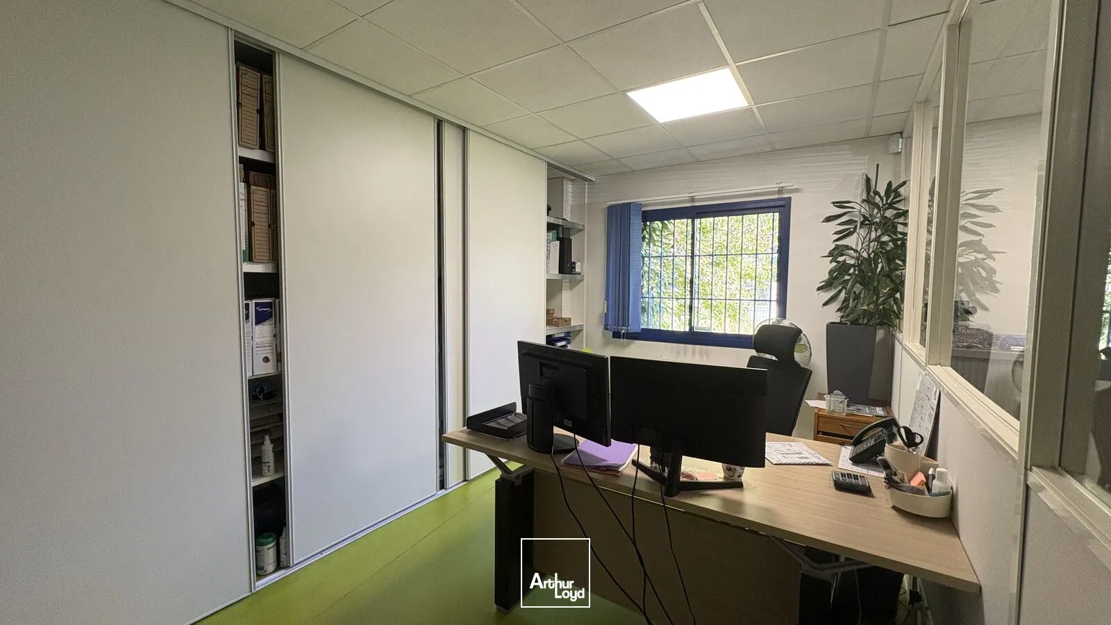 LOCATION / Bâtiment indépendant mixte (bureaux et stockage) - Saint Jean de Braye