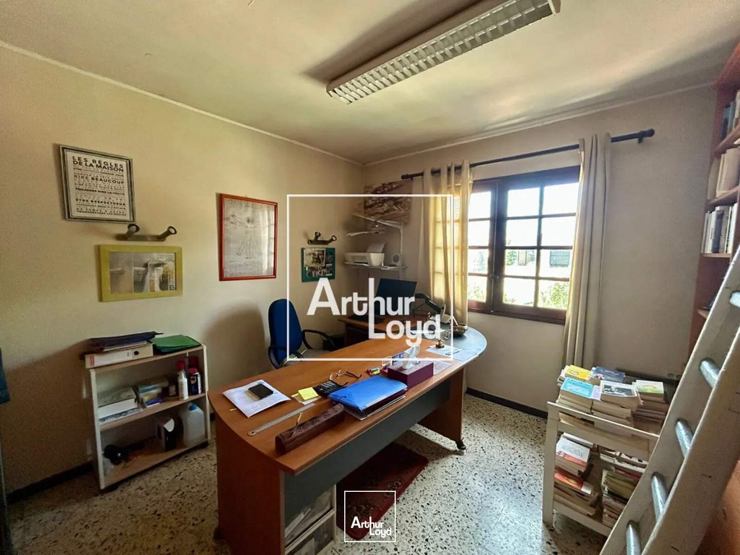 ENTREPOT ET LOGEMENT A LA VENTE AVEC FONCIER 