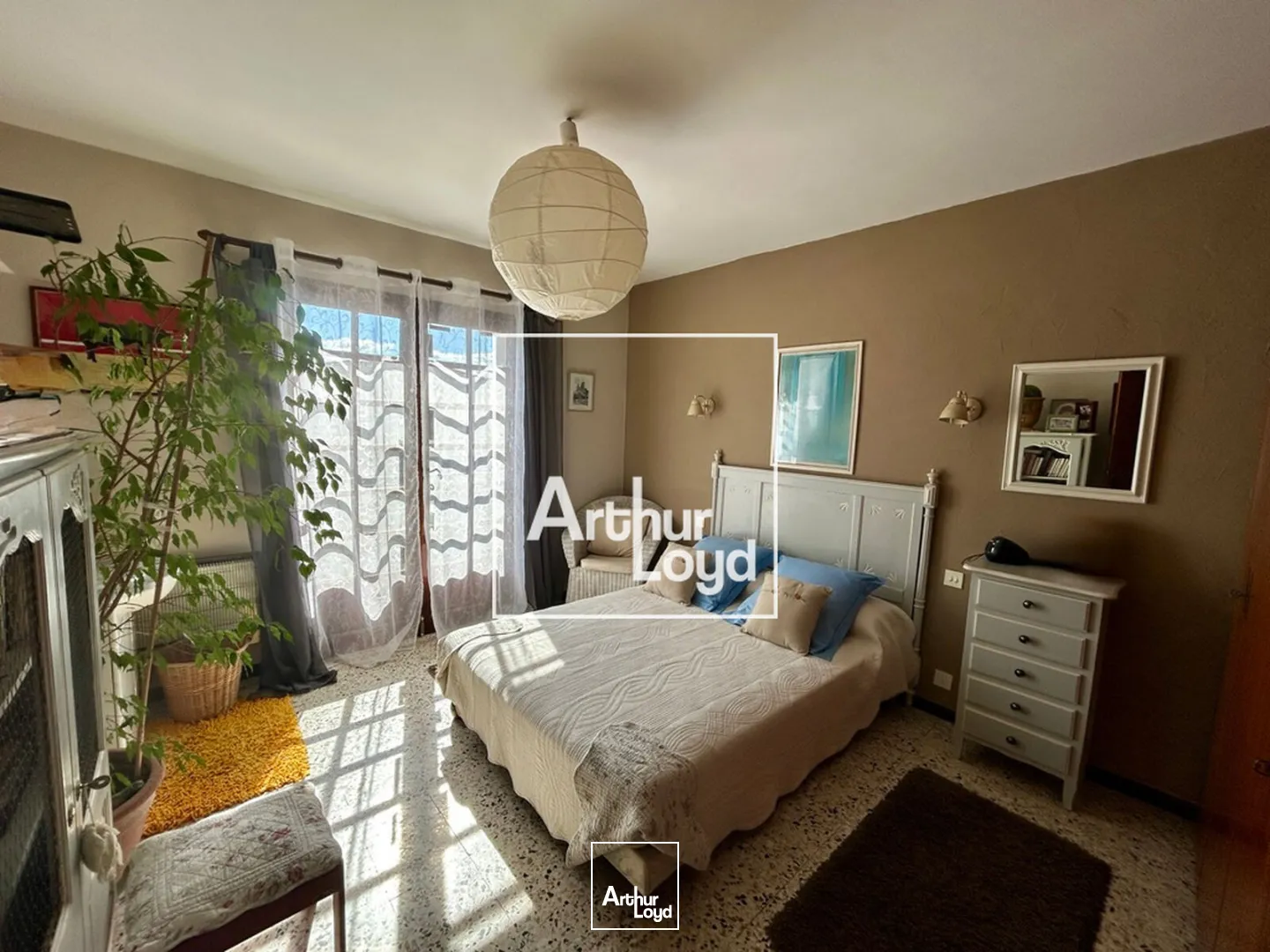 ENTREPOT ET LOGEMENT A LA VENTE AVEC FONCIER 