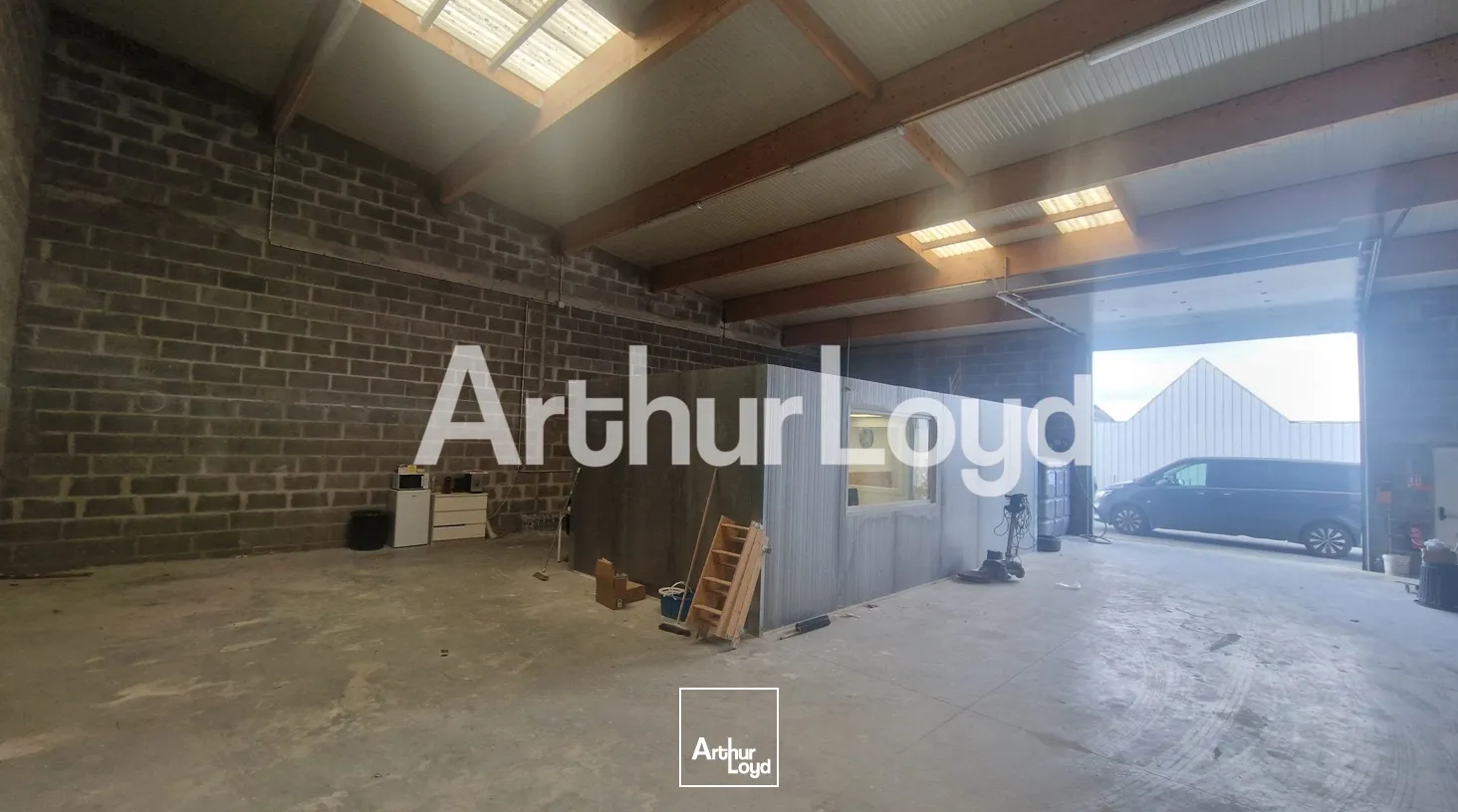 Local d'activité Mondeville 197 m²